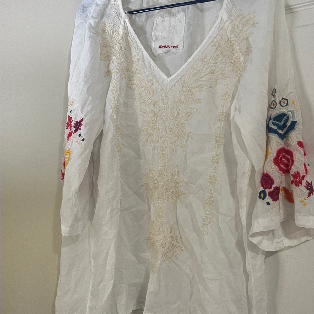 Johnny Was White Top with Multicolor Embroidery